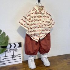 批发2025新款男童翻领满印字母儿<b class='q'>夏</b>季薄款印花时尚洋气新款休闲百搭潮