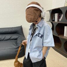 批发*仿棉沙洗斜*儿童工装风<b class='q'>短袖</b>衬衫夏季宽松翻领字母印花高级感衬衣