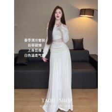 批发性感辣妹时尚套装春季设计感一字肩镂空蕾丝褶皱打底衫半裙一整套