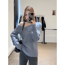 批发韩系斜肩长袖针织衫女秋冬季新款温柔风宽松显瘦露肩毛衣套头上衣
