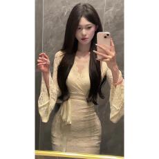 批发性感v领蕾丝喇叭袖长袖连衣裙女秋季新款辣妹收腰显瘦包臀长裙子