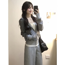 批发美式复古撞色条纹连帽<b class='q'>卫衣</b>外套女秋季小个子<b class='q'>宽松</b>短款拉链开衫上衣