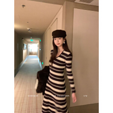批发Sam Seoi大樊 <b class='q'>冬</b>新款气质高级感小众针织裙女显瘦长款条纹连衣裙