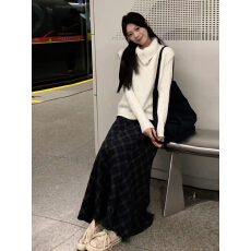 批发法式高级感白色针织连衣裙子女<b class='q'>秋</b>冬季2025新款巨好看穿搭套装长裙