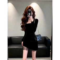 批发黑色方领蕾丝拼接针织连衣裙女秋冬新款高级感独特绝美显瘦短裙子