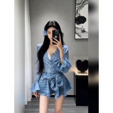 批发法式蓝色格子V领雪纺<b class='q'>连衣裙</b>女夏季海边度假气质收腰<b class='q'>荷叶</b>边短裙子
