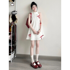 批发无袖挂脖<b class='q'>白色</b>连衣<b class='q'>裙子</b>女夏季2026新款初夏巨好看短裙海边度假穿搭