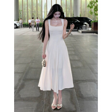 批发法式高级感<b class='q'>白色</b>方领吊带连衣<b class='q'>裙子</b>女夏季2026新款气质收腰显瘦长裙