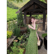 批发绿古力 法式绿色无袖吊带裙女2026春夏新款小众<b class='q'>荷叶边</b>度假<b class='q'>连衣裙</b>