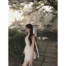 批发HULIUMI//labelle<b class='q'>韩国</b>小众设计黑白天鹅气质收腰挂脖上衣半裙套装