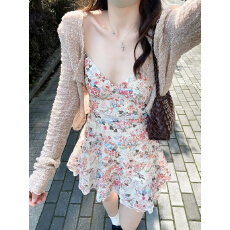 批发卡其色<b class='q'>长袖</b>针织开衫女装夏季度假风穿搭套装碎花吊带连衣裙两件套