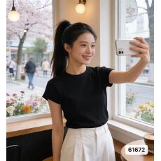 批发薄款镂袖<b class='q'>针织衫</b>正肩女2026年夏季<b class='q'>韩版</b>新款法式奶系温柔风百搭上衣