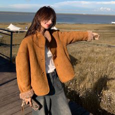 批发两面穿羊羔毛外套女<b class='q'>秋</b>冬2025新款小个子皮毛一体慵懒风独特设计感