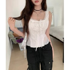 批发现一货 <b class='q'>韩国</b>chic<b class='q'>蕾丝</b>花边重工刺绣吊带女外穿夏季内搭短款上衣