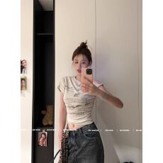 批发美式复古印花斜肩短袖T恤女装夏季新款修身显瘦百搭chic上衣