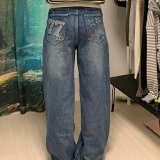 批发现一货 <b class='q'>韩国</b>chic刺绣贴布阔腿牛仔裤小众设计感<b class='q'>情侣</b><b class='q'>宽松</b>直筒裤子