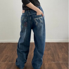 批发现一货 <b class='q'>韩国</b>chic刺绣贴布阔腿牛仔裤小众设计感<b class='q'>情侣</b><b class='q'>宽松</b>直筒裤子