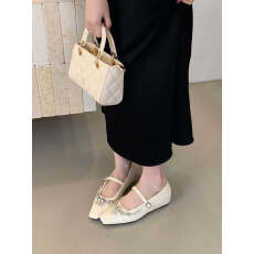 批发2026早<b class='q'>春</b>新款奢华水钻一字扣带方头软底舒适内增高单鞋