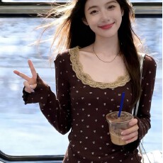 批发2026新款韩系复古女装碎花蕾丝拼接木耳边长袖T恤打底衫内搭上衣