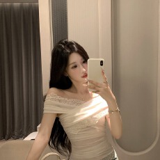 一字肩蕾丝拼接短袖T恤女2026夏修身显瘦时尚百搭收腰上衣