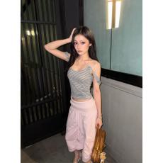 批发美式辣妹<b class='q'>透明</b><b class='q'>肩带</b>条纹挂脖吊带背心女装夏季新款修身短款百搭上衣