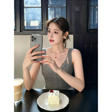 批发法式<b class='q'>蕾丝</b>假两件撞色挂脖吊带背心女外穿夏季气质修身小资露背上衣
