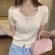 批发2025新款蝴蝶结<b class='q'>甜美</b>方领短袖针织衫女夏季设计感法式蕾丝拼接上衣