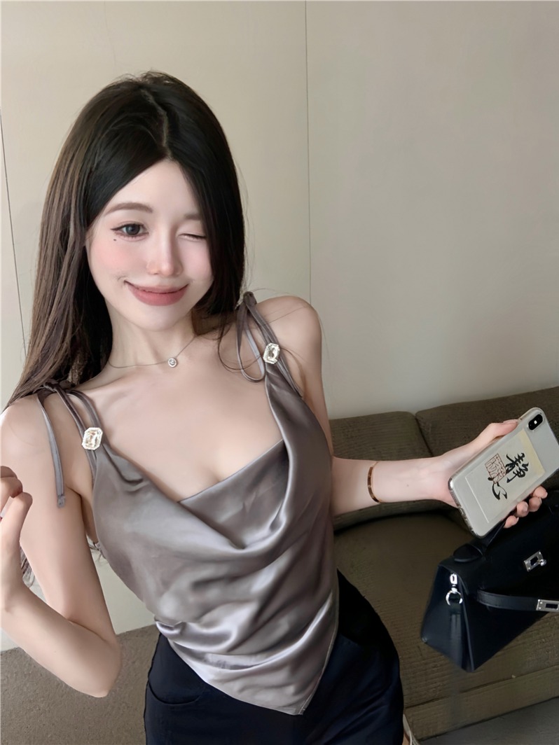 FA34465# 名媛不规则法式荡领缎面吊带背心女夏外穿纯欲甜辣妹性感抹胸上衣 服裝批發女裝批發服飾貨源