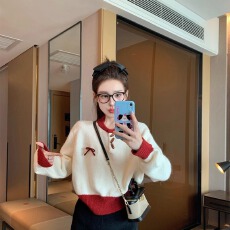 批发撞色牛角扣套头毛衣女2025新款春秋加厚奶fufu慵懒短款内搭<b class='q'>针织衫</b>