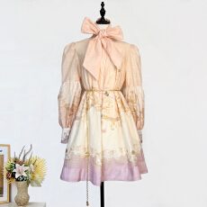 批发实拍法式<b class='q'>宫廷</b>风复古印花立领泡泡灯笼袖宽松系带<b class='q'>连衣裙</b>短大摆伞裙