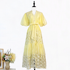 批发实拍2026春季新款法式优雅白色蕾丝<b class='q'>连衣</b>裙女V领短袖收腰度假<b class='q'>长裙</b>