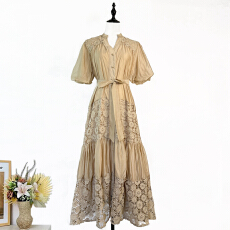 批发实拍澳洲小众纯色重工镂空蕾丝拼接单排扣泡泡袖大摆<b class='q'>连衣</b>裙<b class='q'>长裙女</b>