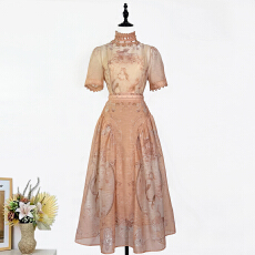 批发实拍澳洲早春重工钉珠镂空蝴蝶结拼边美人鱼印花短袖衬衣+半身裙