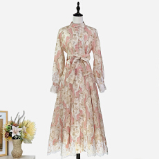 批发实拍<b class='q'>欧美</b>复古油画风印花立领单排钻扣立领蕾丝拼贴系带连衣裙长