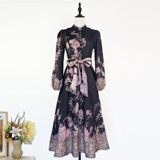 批发实拍澳洲轻奢优雅定位印花高品质精致花扣灯笼袖中<b class='q'>长款</b><b class='q'>连衣裙</b>