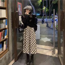批发欧韩黑白撞色棋盘格半身裙<b class='q'>秋</b>冬季复古半裙小个子高级褶皱a字中长