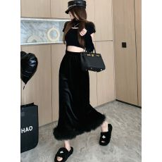 批发黑色丝绒半身裙女秋冬高腰包臀中<b class='q'>长</b>款下摆毛毛裙复古赫本风小个子