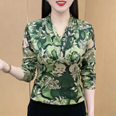 批发<b class='q'>秋</b>冬新款碎花印花显瘦洋气时尚V领气质打底衫长袖女遮肚修身上衣