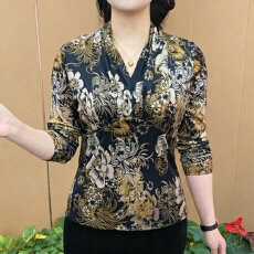 批发<b class='q'>秋</b>冬新款中老年时尚碎花印花洋气V领气质打底衫长袖遮肚修身上衣