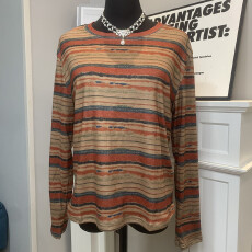 批发时尚大码女装新款条纹涂鸦印花遮肚减龄长袖打底衫妈妈装气质上衣