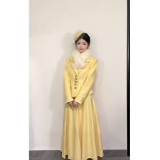 批发气质名媛短款<b class='q'>西装外套</b>秋冬季新款小众设计感高腰半身裙时尚套装女