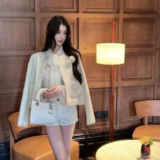 批发2025年秋冬<b class='q'>蕾丝</b>拼接亮片白色小香粗花呢外套女短款休闲大衣含花朵