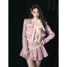 批发法式小香风套装女秋冬宽松春季印花花瓣短款外套百褶半身裙两件套