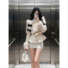 批发冬季氛围感圣诞纯欲穿搭套装裙毛毛披肩+韩系毛呢外套+<b class='q'>蕾丝</b><b class='q'>半身裙</b>