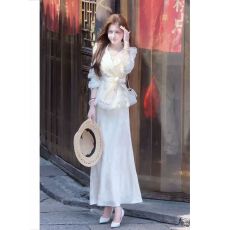 批发清冷富家千金穿搭高级感巨好看重要场合绝美白色风衣连衣裙套装秋