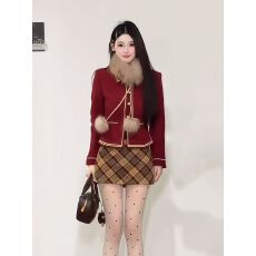 批发冬季轻奢小香风<b class='q'>气质</b>套装裙收腰花边<b class='q'>外套</b>上衣+格纹风包臀半身裙女