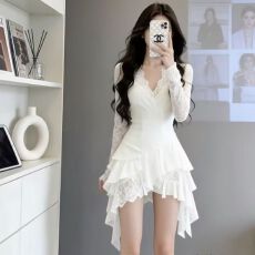 批发法式高级感纯欲V领<b class='q'>蕾丝</b>挂脖不规则收腰显瘦长袖辣妹连衣裙子秋冬