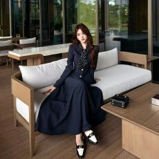 批发韩系新款2026秋新款<b class='q'>气质</b>西装套装职场长袖上衣<b class='q'>外套</b>半身裙两件套女