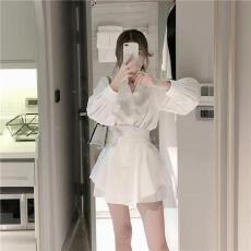 批发赫本风炸街<b class='q'>套装</b>女2026春秋季新款洋气减龄收腰衬衫阔腿短<b class='q'>裤</b>两件套