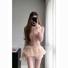 2026春季新款法式温柔风粉色假两件开衫上衣蕾丝网纱短裤减龄套装